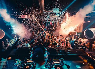 Steel Bar & Club
