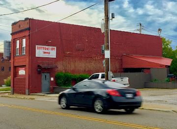 ohio/akron/downtown-akron/nightclub/bottoms-up-lounge