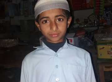 pakistan/southern-punjab/nightclub/shahid-kryana-drink