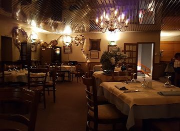 Entre Nous Restaurant