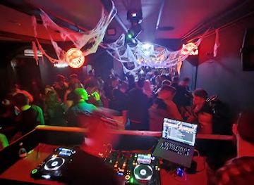 romania/maramures/nightclub/la-moustache