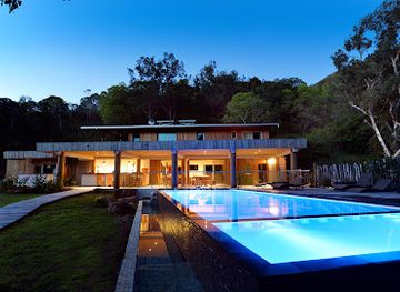 new-caledonia/bourail/nightclub/betikure-parc-lodge