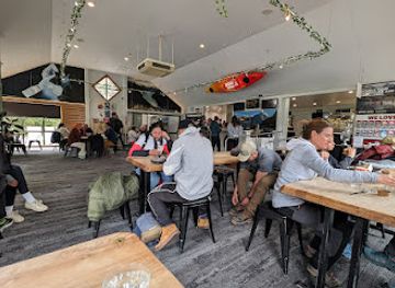 new-zealand/milford-sound/nightclub/discover-milford-sound-cruises-information-centre-cafe