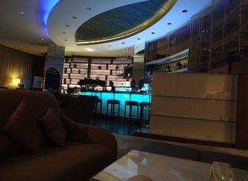 oman/ras-al-jinz/nightclub/piano-lounge-at-shangri-la-s-barr-al-jissah-resort-spa