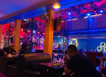 Vintage Cafe, Lounge & Bar