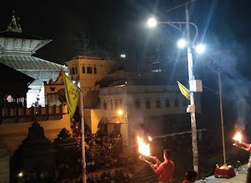 nepal/kathmandu/pashupatinath/nightclub/place-of-religious-ritual