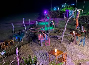 ecuador/galapagos-islands/nightclub/pink-iguana-bar