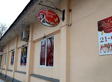 estonia/narva-castle/nightclub/deluna-striptease-club