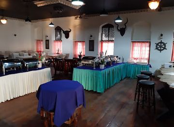 tanzania/stone-town/old-fort/nightclub/6-degrees-south