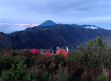 indonesia/mount-bromo/nightclub/p30-summit