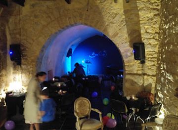 italy/sicily/nightclub/bee-club