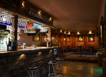 hungary/mecsek/nightclub/zrinyi-ifjusagi-klub