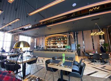 kosovo/drenica/nightclub/publico