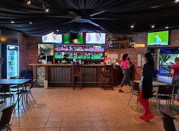 panama/boquete/nightclub/tapout