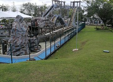 brunei/jerudong-park-playground/nightclub/jerudong-park-plunge-lagoon