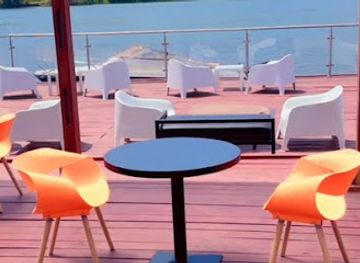 ghana/lake-volta/nightclub/riviera-volta-club