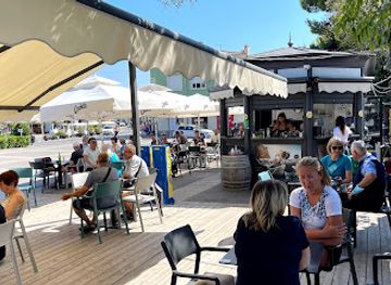 slovenia/izola/nightclub/lonka-bar