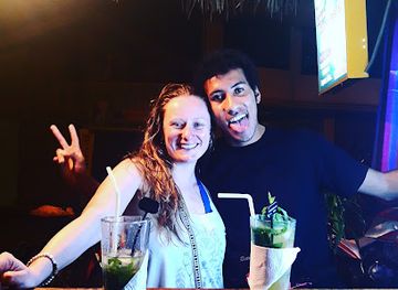 Mindo night time bar discoteca Karaoke