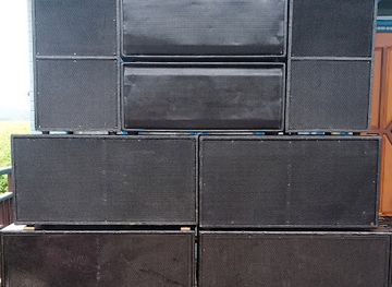 indonesia/east-kalimantan/nightclub/electone-alby-music