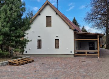 hungary/veszprem/nightclub/kiskuti-csarda