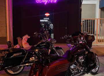 thailand/ayutthaya-province/nightclub/at-bang-pa-in