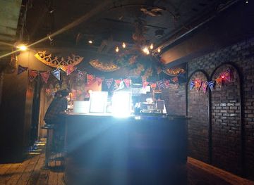 japan/tokyo/shinjuku/nightclub/arty-farty