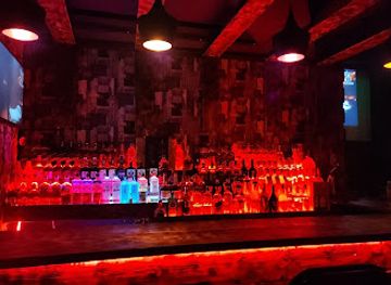 ethiopia/gondar/fasil-ghebbi/nightclub/decent-pub