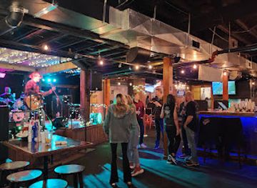 ohio/findlay/nightclub/alexandria-s-bar-restaurant-event-venue