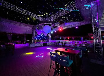 sint-maarten/maho-beach/nightclub/moonbar-rooftop