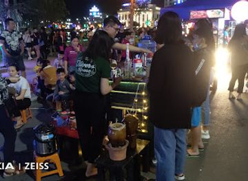 vietnam/quy-nhon/nightclub/culture-arts-street