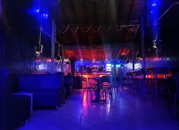 colombia/guatape/nightclub/chronos-bar-de-clasicos-del-rock-en-guatape-bar-en-guatape-lo-mejor-en-cocteles-en-guatape-licorera-en-guatape-bar-vip