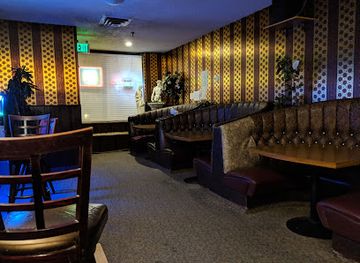 Golden Rose Lounge