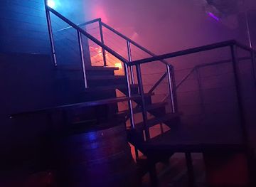 south-africa/breede-river-valley/nightclub/catwalk