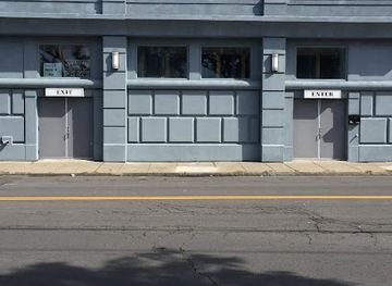 new-york/syracuse/university-hill/nightclub/vino-nostra