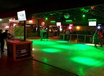 texas/amarillo/nightclub/guitars-cadillacs