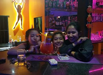 cambodia/sihanoukville/victory-beach/nightclub/niagara-bar