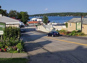 new-hampshire/lake-winnipesaukee/nightclub/tower-hill-tavern