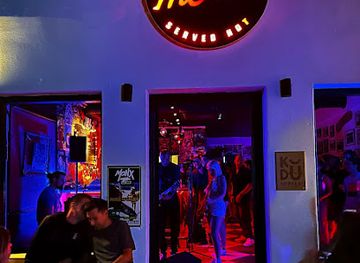 greece/pyrgos/nightclub/monx-brunch-booze