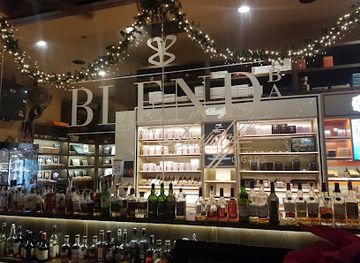 texas/the-woodlands/nightclub/blend-bar-with-davidoff-cigars