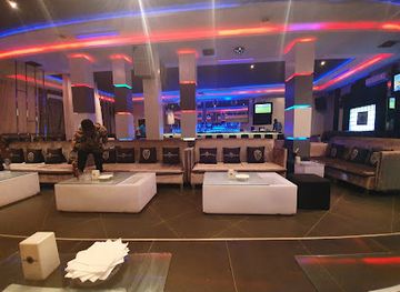 mali/mopti/nightclub/barrahmoundi-bamako