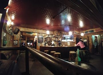 ireland/ring-of-kerry/nightclub/courtney-s-bar