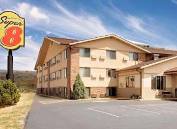 south-dakota/spearfish-canyon/nightclub/super-8-by-wyndham-spearfish