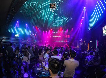 Top Ten Club Coyote Bar