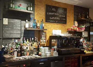 portugal/caldas-da-rainha/nightclub/bar-walkabout