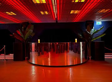 italy/capri/nightclub/rumore