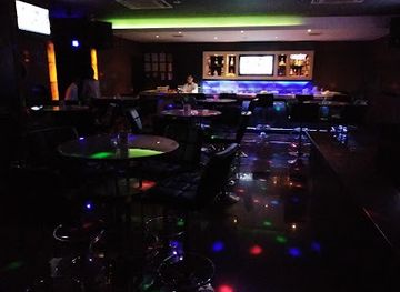malaysia/borneo/nightclub/royaciti-night-club-karaoke-lounge