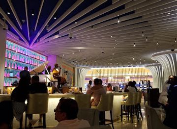 the-bahamas/nassau/cable-beach/nightclub/blue-note-lounge