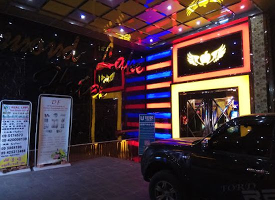 myanmar-burma/yangon/insein/nightclub/apple-bar