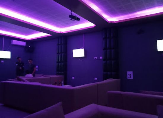 bhutan/gasa/nightclub/khuru-karaoke