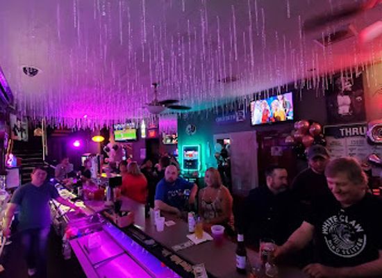 wisconsin/la-crosse/nightclub/thrunie-s